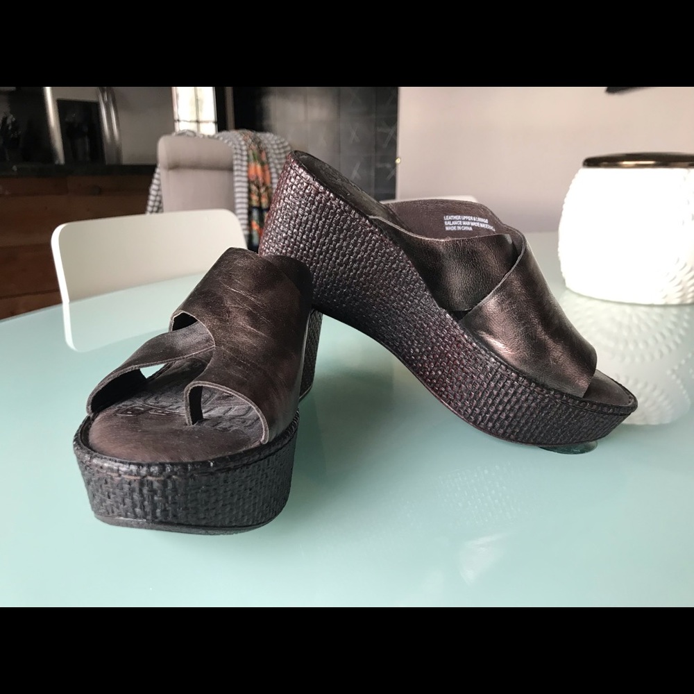 Women’s platform sandals